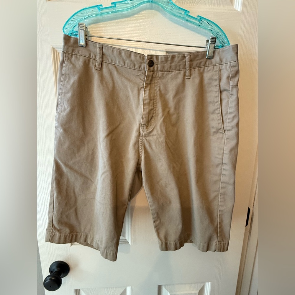 Volcom shorts